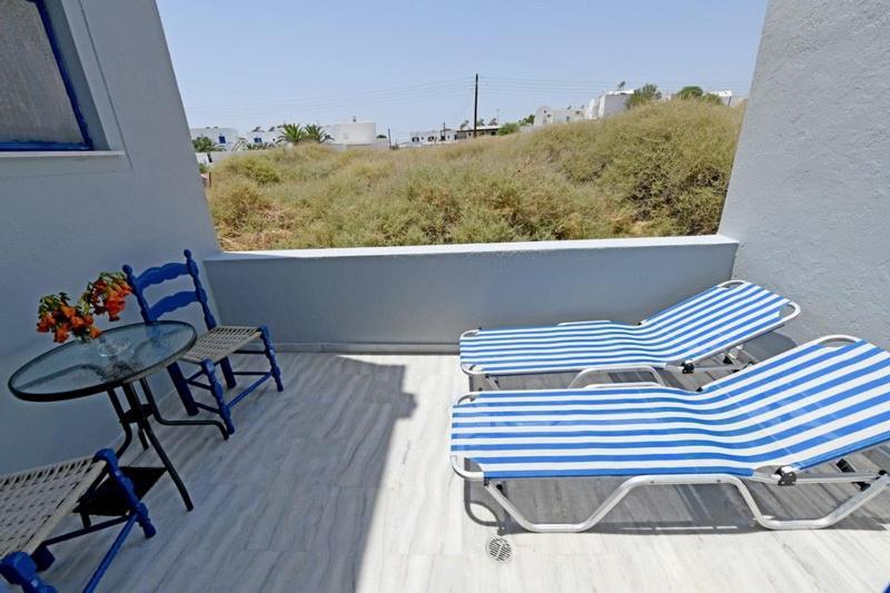 Lunar Santorini Hotel Перисса Экстерьер фото