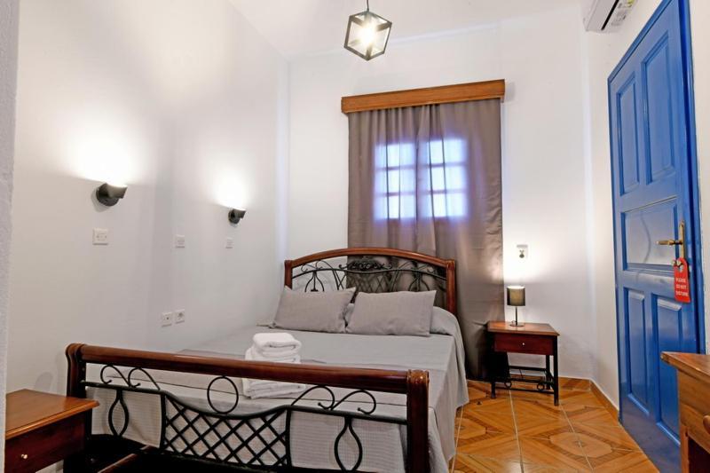 Lunar Santorini Hotel Перисса Экстерьер фото