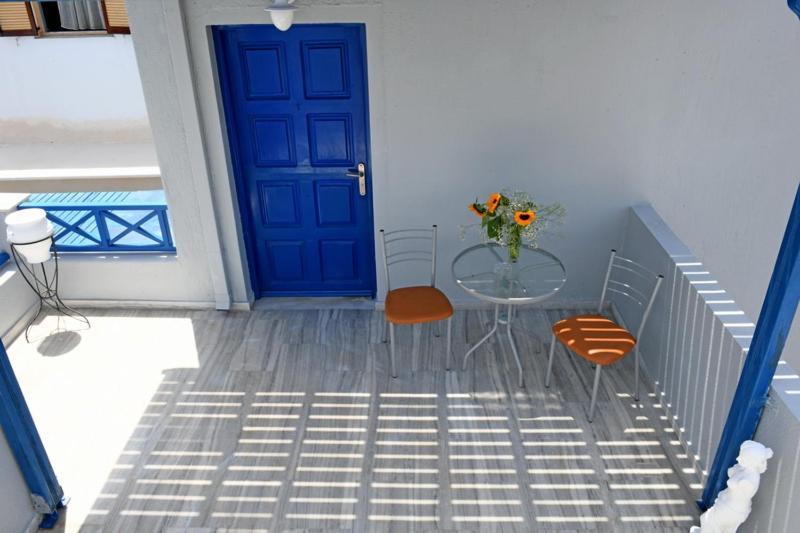 Lunar Santorini Hotel Перисса Экстерьер фото